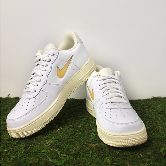 Nike Air Force 1 '07 LX size 9.5 - Picture 1 of 7